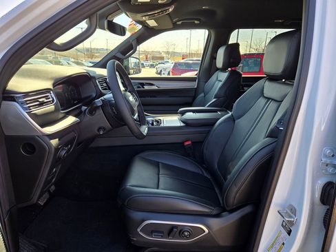 New 2026 Jeep Grand Wagoneer 4WD image 14