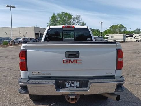 Used 2016 GMC Sierra 2500 SLE w/ SLE Preferred Package AWD/4WD image 3