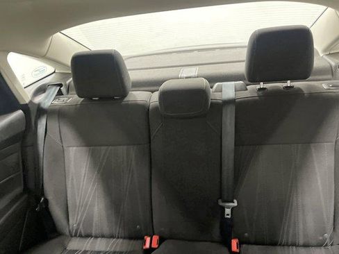 Used 2018 Ford Focus SE FWD image 9