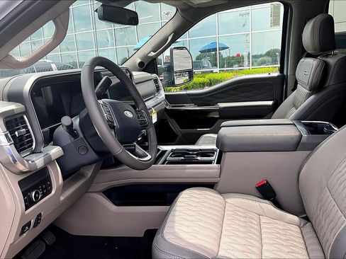 New 2026 Ford F250 Platinum w/ Platinum Plus Package AWD/4WD image 9