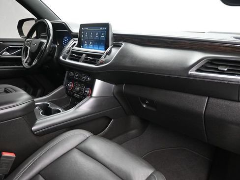 Used 2022 Chevrolet Suburban Z71 image 10
