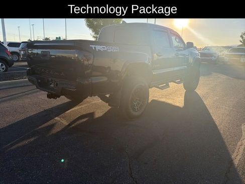Used 2018 Toyota Tacoma TRD Sport w/ Technology Package image 5