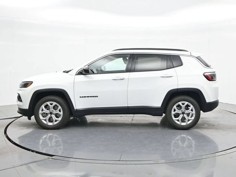 Used 2025 Jeep Compass Latitude AWD/4WD image 9