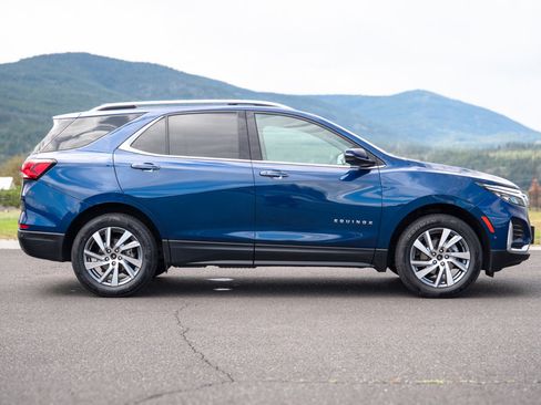 Used 2022 Chevrolet Equinox Premier AWD/4WD image 4