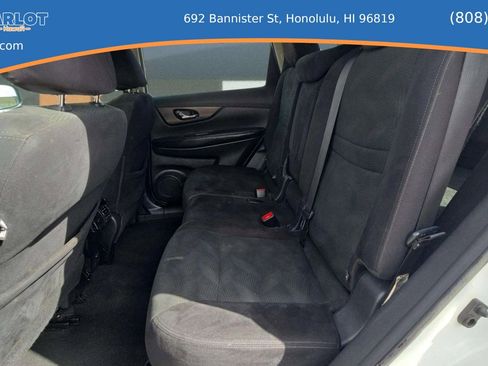 Used 2016 Nissan Rogue SV w/ SV Premium Package image 15