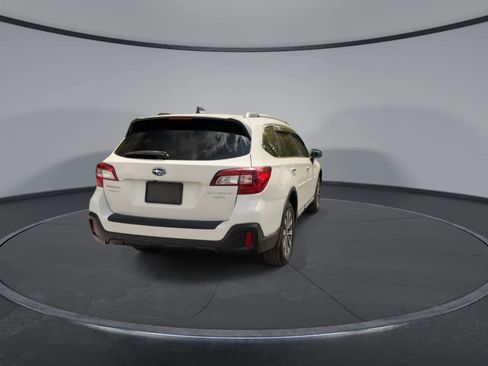 Used 2019 Subaru Outback 3.6R Touring AWD/4WD image 7