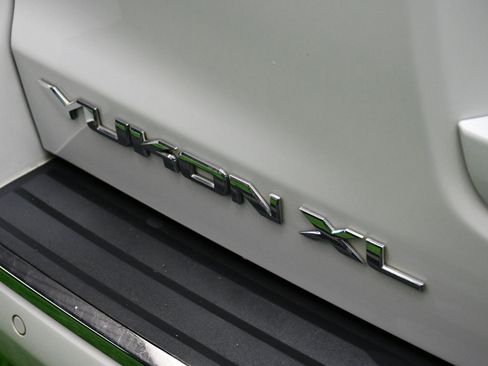 Used 2016 GMC Yukon XL Denali w/ Open Road Package image 10