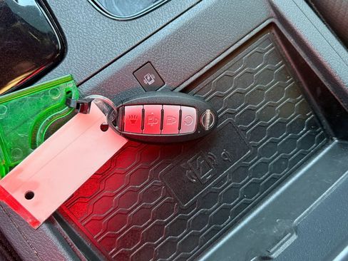 Used 2022 Nissan Frontier Pro-X w/ Pro-X Premium Package image 32