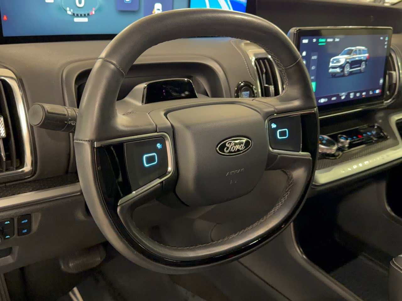 Used 2025 Ford Expedition Max Platinum w/ Stealth Appearance Package AWD/4WD image 10