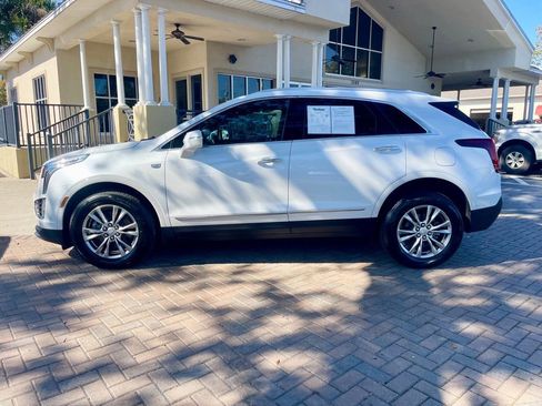 Used 2023 Cadillac XT5 Premium Luxury image 2