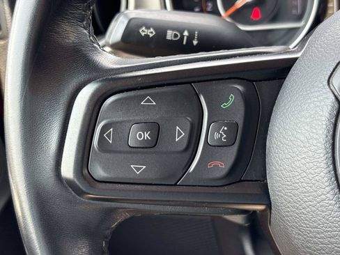 Used 2020 Jeep Wrangler Sport AWD/4WD image 18