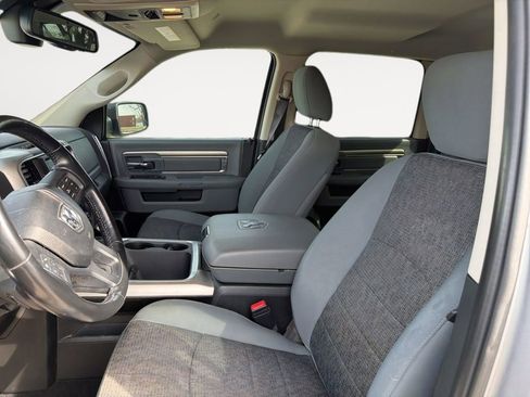 Used 2020 RAM 1500 Classic SLT w/ Luxury Group RWD image 12