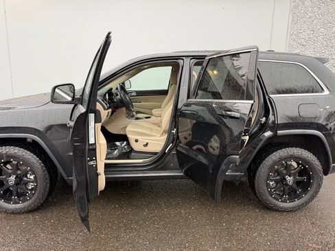 Used 2022 Jeep Grand Cherokee Laredo E image 19