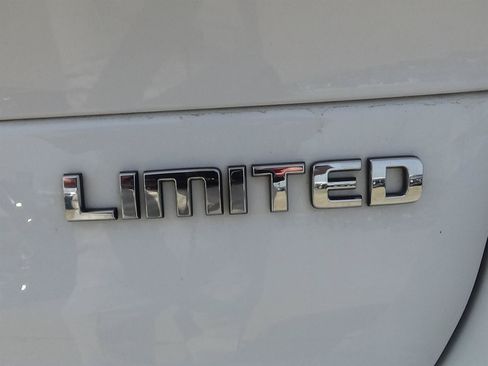 Used 2021 Jeep Grand Cherokee L Limited AWD/4WD image 11