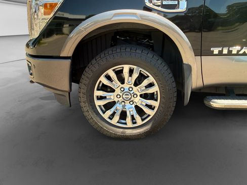 Used 2018 Nissan Titan Platinum Reserve w/ Platinum Utility Package AWD/4WD image 9