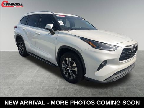 Used 2021 Toyota Highlander XLE image 7