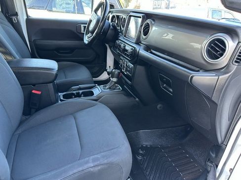 Used 2020 Jeep Wrangler Unlimited Sahara w/ Uconnect 4C Nav & Sound Group image 12