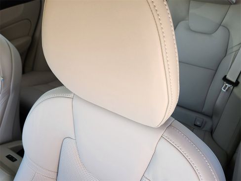 Used 2025 Volvo XC60 T8 Ultra w/ Protection Package Premier image 5