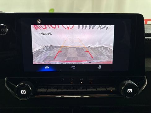 Used 2024 Chevrolet Colorado LT w/ LT Convenience Package image 29