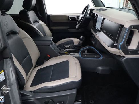 Certified 2023 Ford Bronco Wildtrak image 28