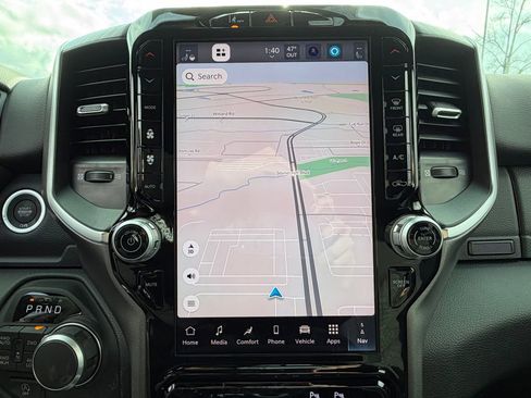 New 2026 RAM 1500 4x4 Crew Cab image 19