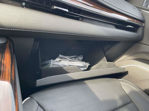 Certified 2023 Cadillac Escalade Premium Luxury image 31