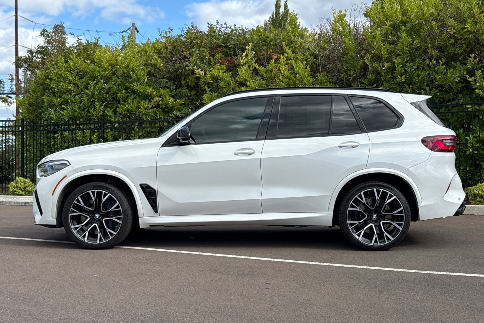 Used 2021 BMW X5 M w/ Competition Package AWD/4WD image 7