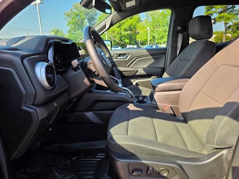 Used 2024 Chevrolet Colorado LT w/ LT Convenience Package II AWD/4WD image 25