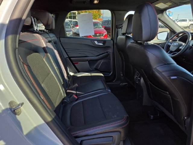 Used 2025 Ford Escape ST-Line Select AWD/4WD image 32