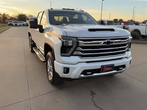 Used 2025 Chevrolet Silverado 2500 High Country w/ High Country Premium Package image 4
