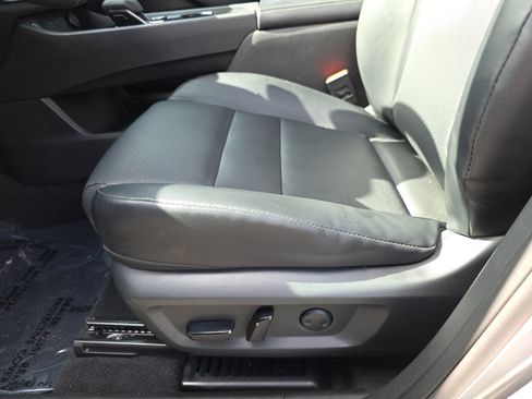 Used 2023 Nissan Rogue SV w/ SV Premium B Package FWD image 25