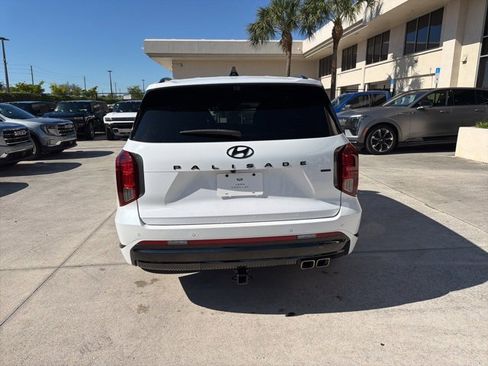 Used 2024 Hyundai Palisade Calligraphy image 5