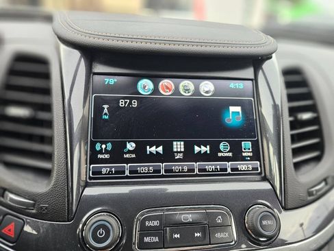 Used 2017 Chevrolet Impala LT w/ Convenience Package FWD image 9