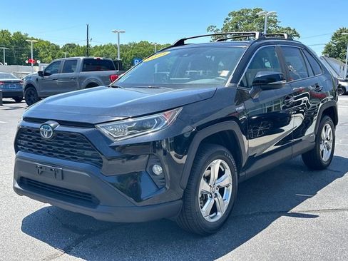 Used 2021 Toyota RAV4 XLE Premium AWD/4WD image 7