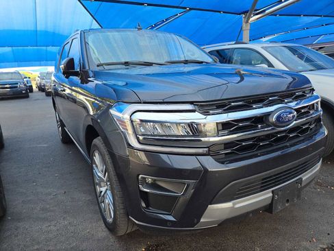 Used 2023 Ford Expedition Limited RWD image 2