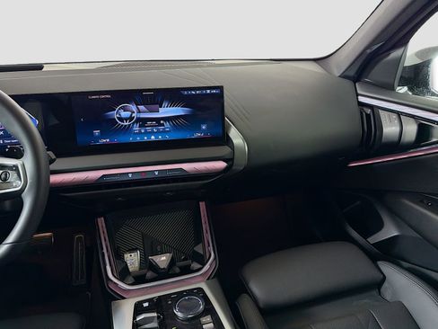 Used 2025 BMW X3 xDrive30i w/ Premium Package image 26