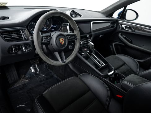 Certified 2024 Porsche Macan GTS AWD/4WD image 4