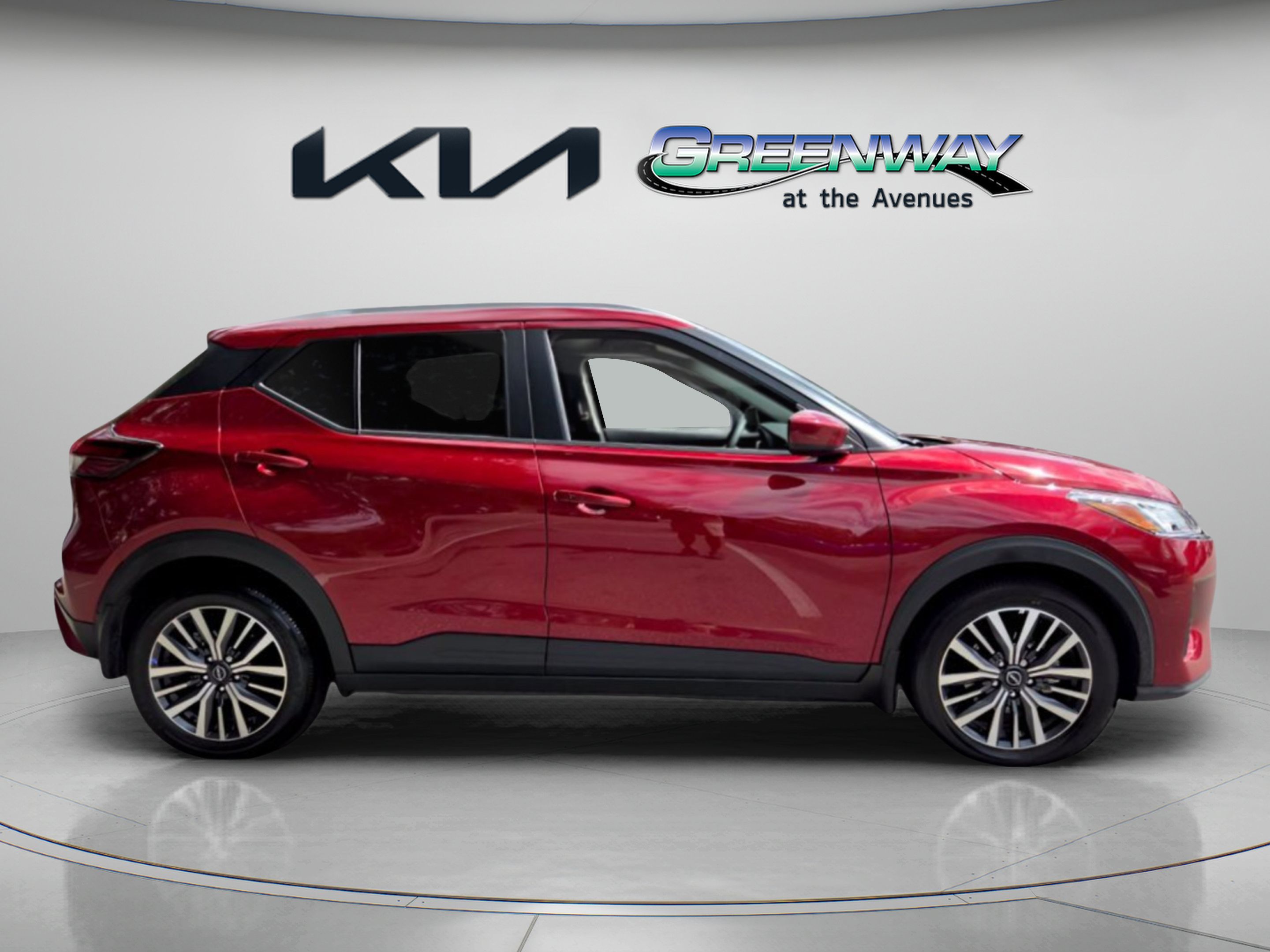 Used 2024 Nissan Kicks SV FWD image 8