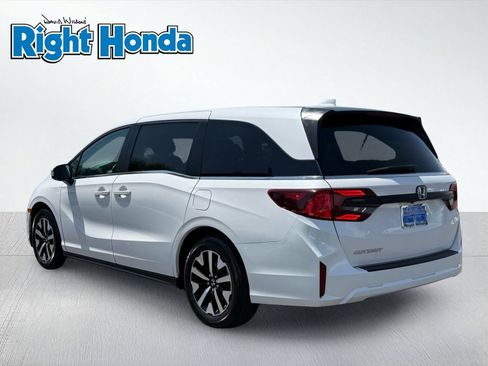 Used 2025 Honda Odyssey EX-L image 4