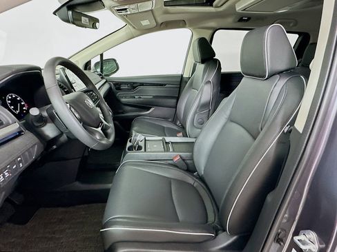 New 2026 Honda Odyssey Touring image 8