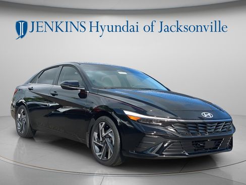 New 2025 Hyundai Elantra Limited FWD image 9
