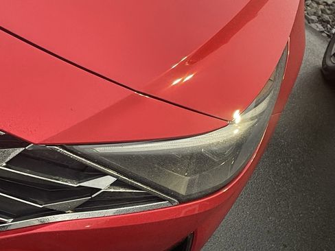 Used 2022 Hyundai Elantra Limited image 8