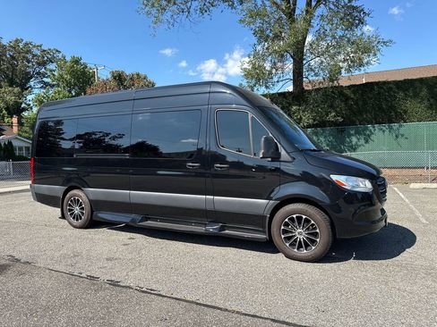 Used 2019 Mercedes-Benz Sprinter 170 w/ Driver Convenience Package image 10