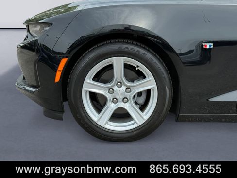 Used 2023 Chevrolet Camaro LT RWD image 9