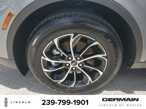 New 2025 Lincoln Nautilus Premier image 12