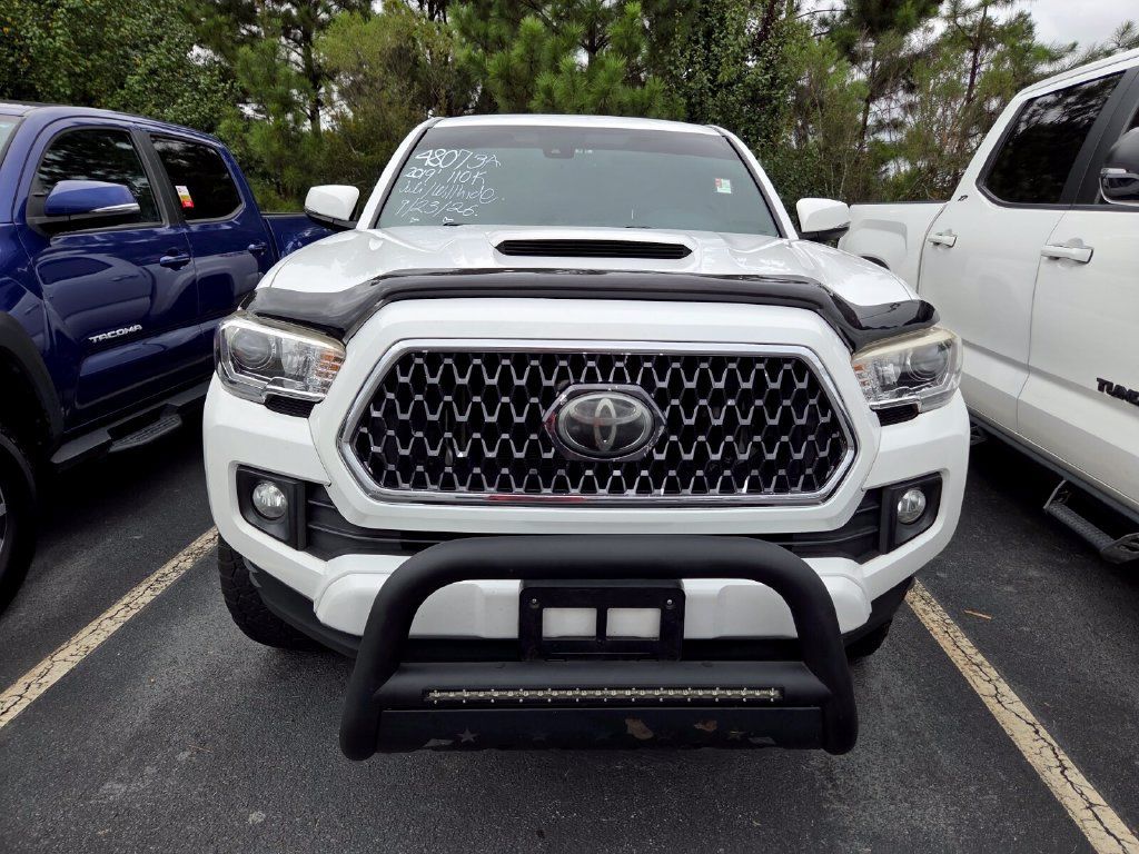 Used 2019 Toyota Tacoma TRD Sport AWD/4WD image 2