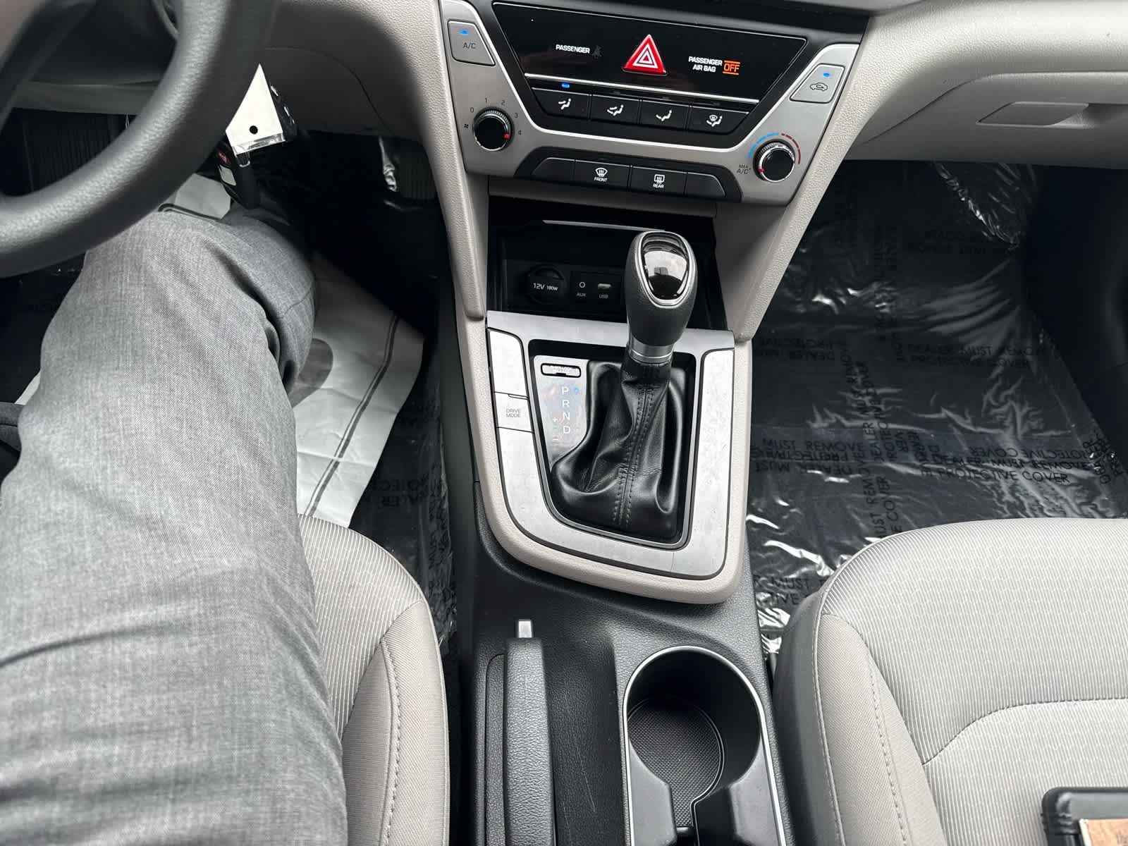 Used 2017 Hyundai Elantra SE FWD image 21