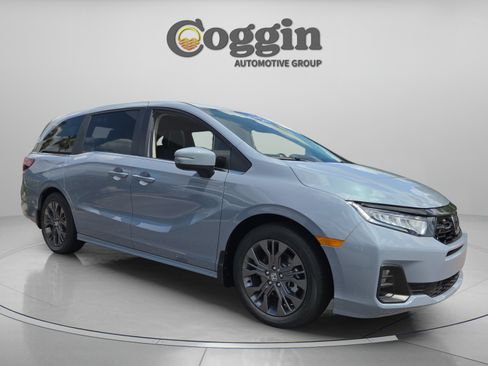 New 2026 Honda Odyssey Touring image 7
