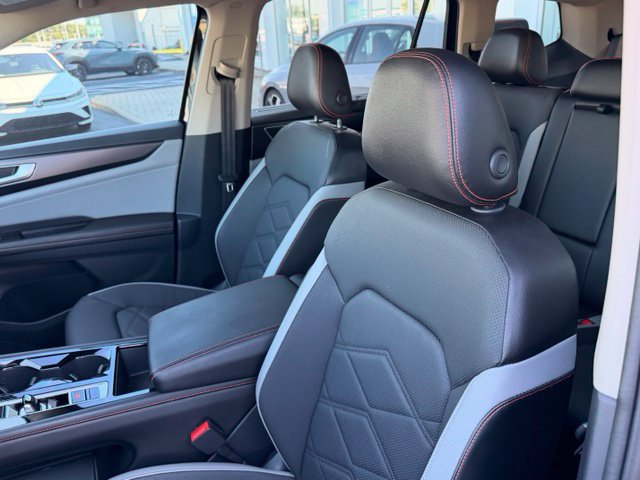 Certified 2024 Volkswagen Atlas Peak Edition SE AWD/4WD image 10