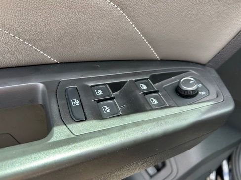 Certified 2023 Volkswagen Atlas SE FWD image 18